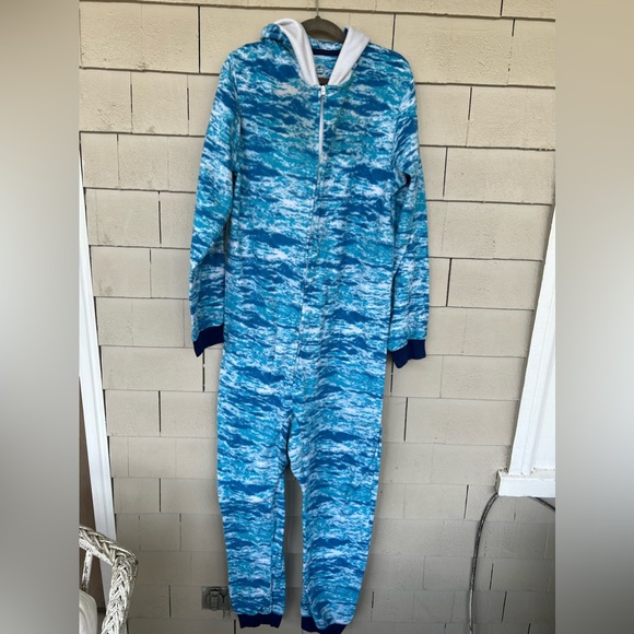 Carters shark fleece zip up pj’s size 16 - Picture 2 of 3